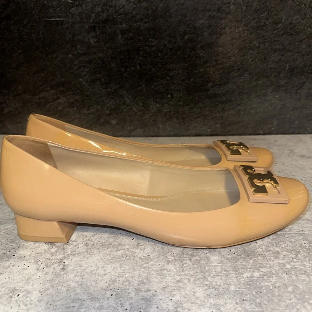 TORY BURCH GIGI NUDE PATENT LEATHERBLOCK HEEL PUMP SIZE 9 $348